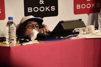 DJジョーの登場シーンを再現するZEN-LA-ROCK。