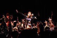 PurplePearlのライブの様子。