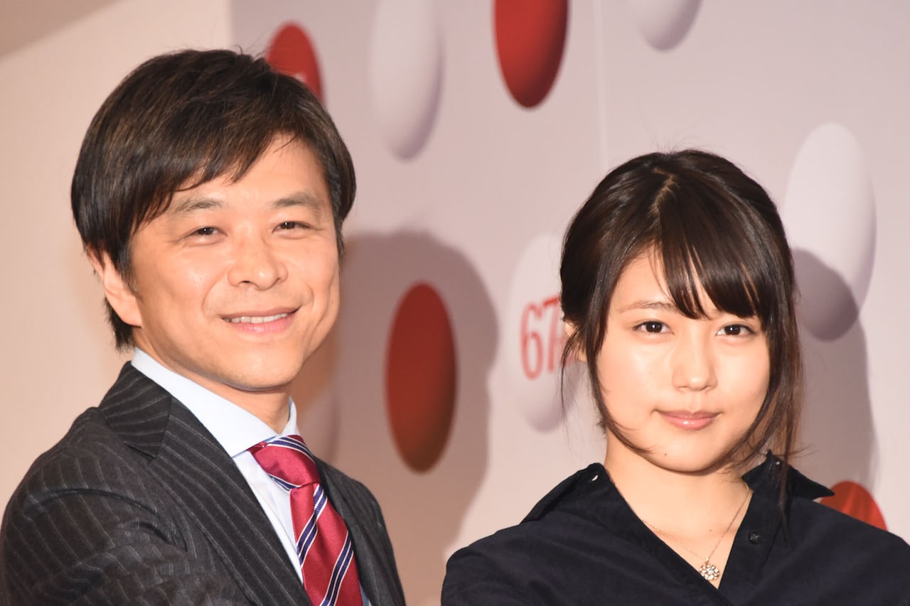 第67回NHK紅白歌合戦」総合司会を務める武田真一アナウンサーと紅組