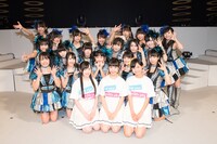 アイドルカレッジ。最前列中央左から新メンバーの若林春来、田口空、平田亜耶加。