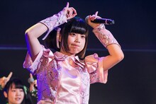 小山ひな（撮影：藤巻祐介）