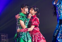 左から関口なほ、一ノ瀬みか。（撮影：藤巻祐介）