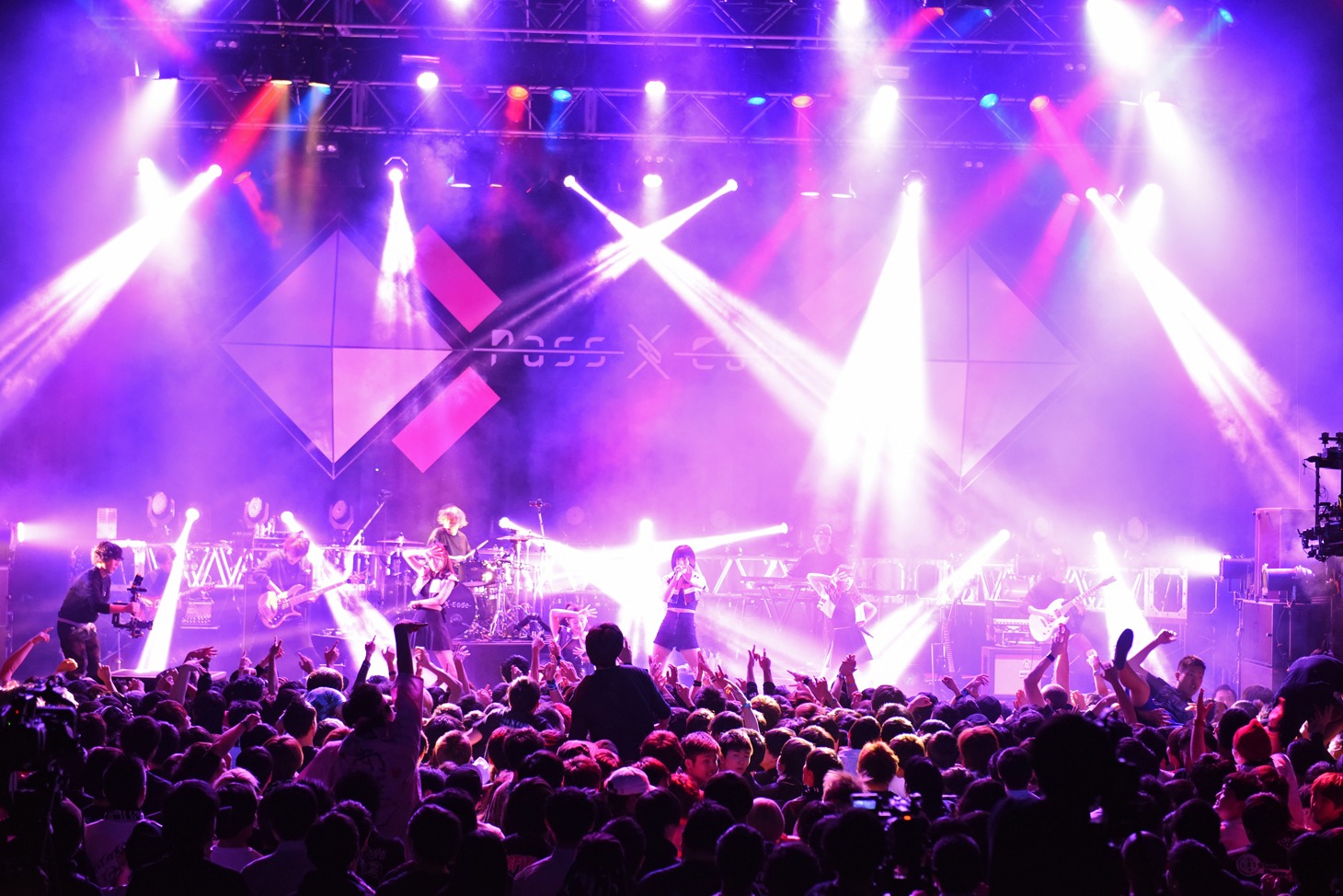 「PassCode MISS UNLIMITED Tour 2016」の様子。