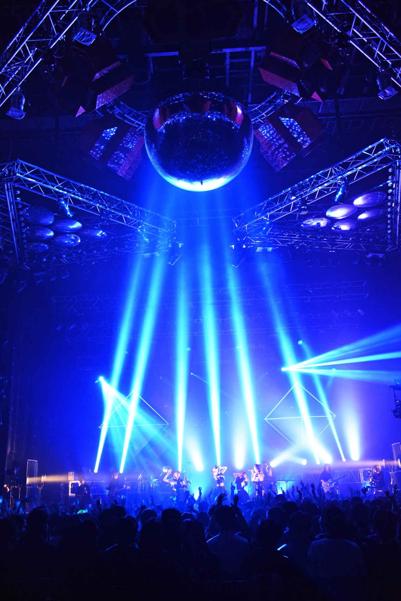 「PassCode MISS UNLIMITED Tour 2016」の様子。