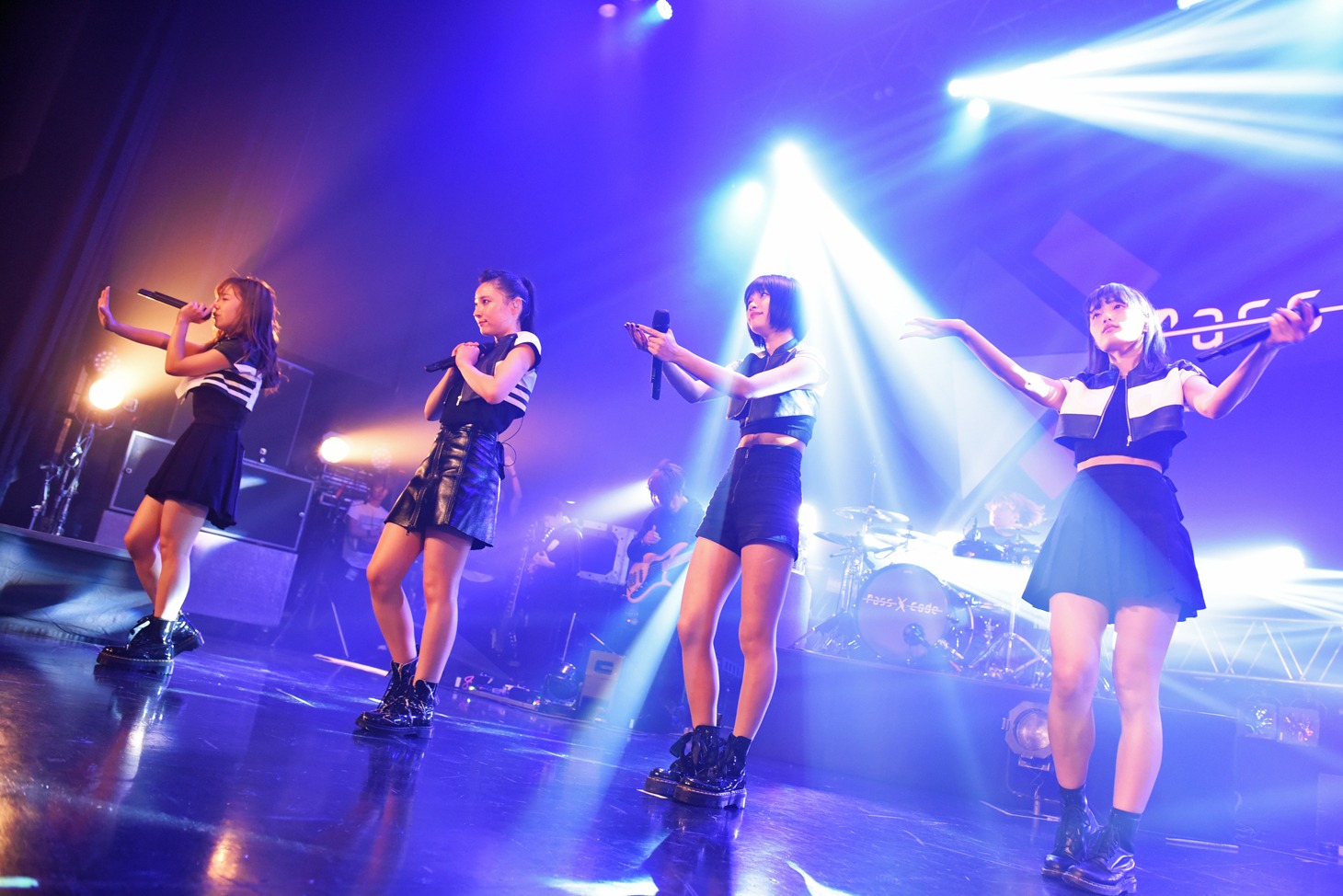 「PassCode MISS UNLIMITED Tour 2016」の様子。