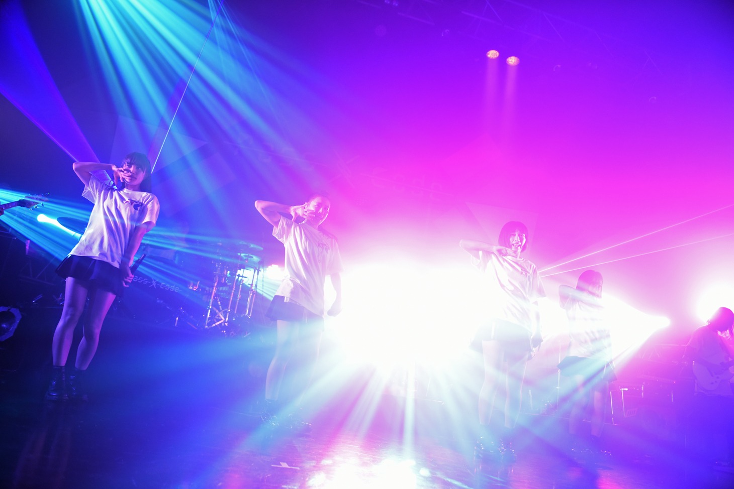 「PassCode MISS UNLIMITED Tour 2016」の様子。
