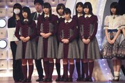 全体顔合わせ時の欅坂46、乃木坂46。