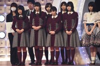 全体顔合わせ時の欅坂46、乃木坂46。