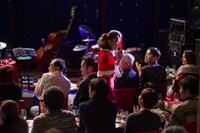 東京・JZ Bratでの「LOVE LOUNGE vol.5 ～X'mas Special～」の様子。（撮影：川畑淳平）