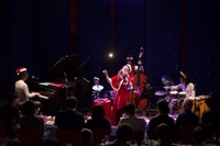 東京・JZ Bratでの「LOVE LOUNGE vol.5 ～X'mas Special～」の様子。（撮影：川畑淳平）