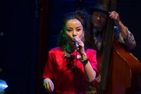 東京・JZ Bratでの「LOVE LOUNGE vol.5 ～X'mas Special～」の様子。（撮影：川畑淳平）