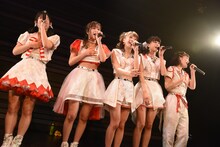 DEAR KISS定期公演の様子。