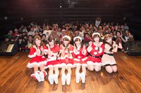 エンディングでの記念撮影の様子。