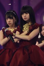 第67回NHK紅白歌合戦」リハーサル時の齋藤飛鳥（右 / 乃木坂46）。