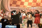 「第67回NHK紅白歌合戦」リハーサル時の三山ひろし（中央）。