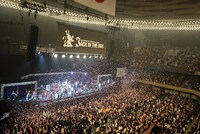 「MAVERICK DC GROUP 35th Anniversary『JACK IN THE BOX 2016』」の様子。