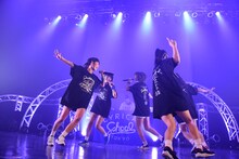 ぐるぐる回るlyrical school。