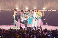 「BULLET TRAIN CHRISTMAS ONEMAN SHOW 2016 愛す。in Wonder Land」の様子。