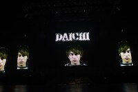 サプライズ発表の様子。