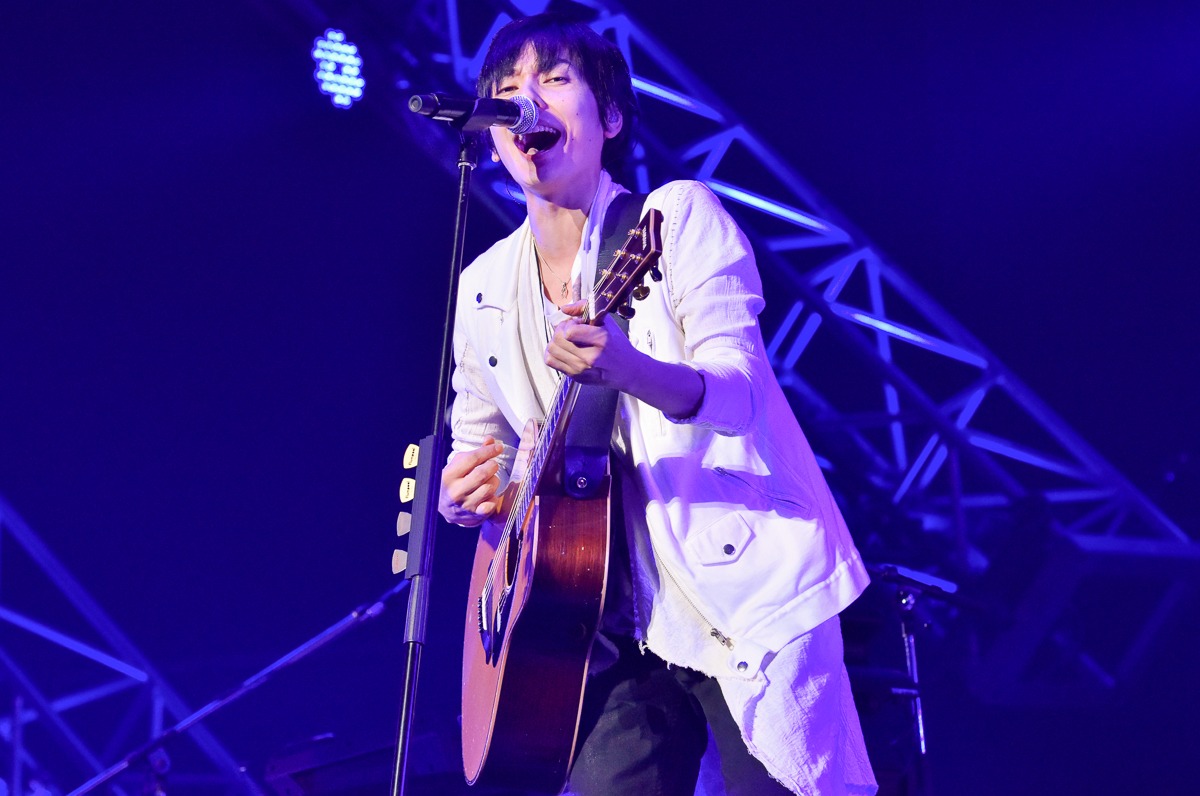 山村隆太（Vo, G）（撮影：古渓一道）