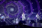 flumpool「flumpool COUNTDOWN LIVE 2016→2017 『FOR ROOTS』～シロテン・フィールズ・フォーエバー～」大阪・大阪城ホール公演の様子。（撮影：古渓一道）