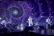 flumpool「flumpool COUNTDOWN LIVE 2016→2017 『FOR ROOTS』～シロテン・フィールズ・フォーエバー～」大阪・大阪城ホール公演の様子。（撮影：古渓一道）