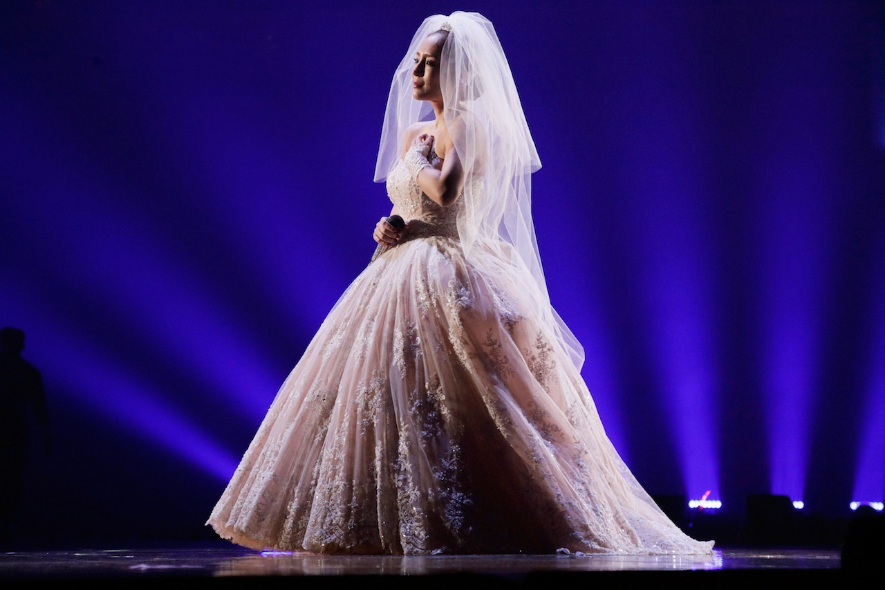 浜崎あゆみ「ayumi hamasaki COUNTDOWN LIVE 2016-2017 A 『Just the beginning -20-』」の様子。（写真提供：avex）