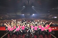 浜崎あゆみ「ayumi hamasaki COUNTDOWN LIVE 2016-2017 A 『Just the beginning -20-』」の様子。（写真提供：avex）