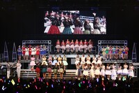 「Hello! Project COUNTDOWN PARTY 2016 ～GOOD BYE & HELLO!～」の様子。（写真提供：アップフロント）