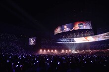 桑田佳祐「桑田佳祐 年越しライブ2016『ヨシ子さんへの手紙 ～悪戯な年の瀬～』」の様子。（撮影：岸田哲平）