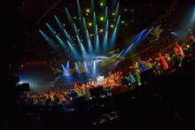 桑田佳祐「桑田佳祐 年越しライブ2016『ヨシ子さんへの手紙 ～悪戯な年の瀬～』」の様子。（撮影：岸田哲平）