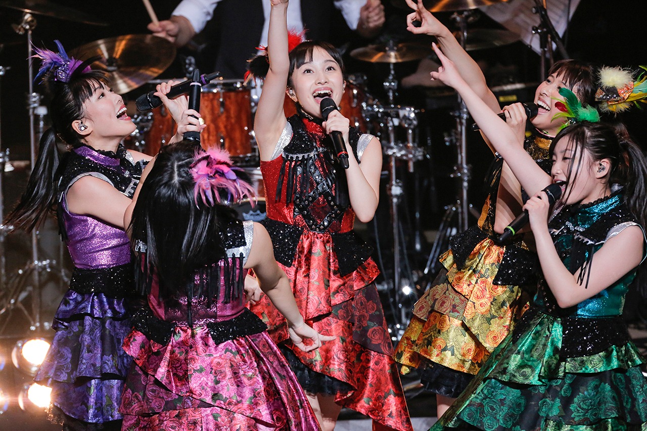 ももいろクローバーZ（photo by HAJIME KAMIIISAKA）