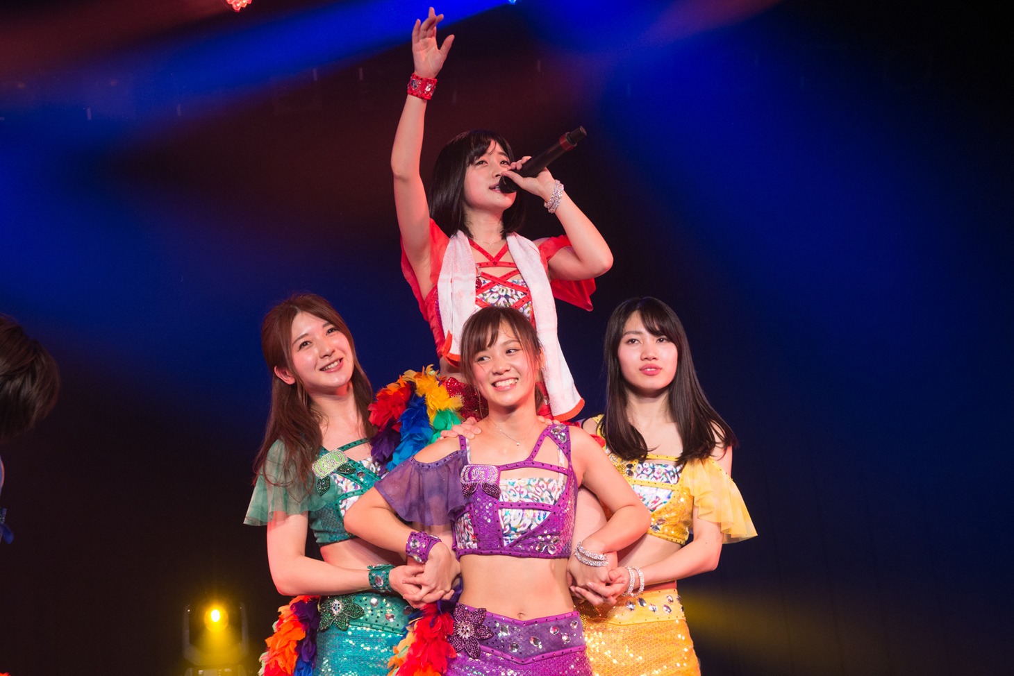 「アップアップガールズ（仮） CD/J 16-17 カウントダウンジャンパー！」の様子。（写真提供：YU-Mエンターテインメント）