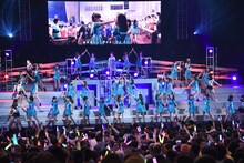 「Hello! Project 2017 WINTER ～Crystal Clear～」初日公演の様子。
