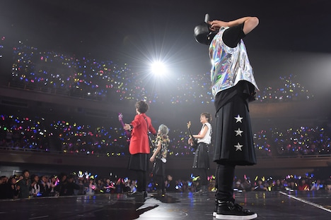 スラッシャーの大合唱を受け止めるDISH//。