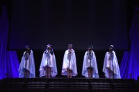 「きよしこの夜」を歌うときめき▽宣伝部。