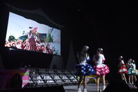 「びっちょり祭り2017」のサプライズ発表の映像を観るときめき▽宣伝部。