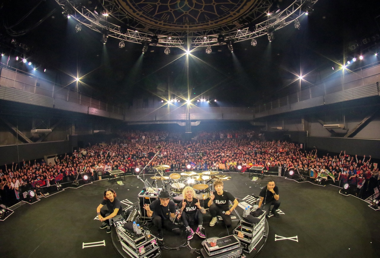 「FLOW COUNT DOWN LIVE 2016-2017『刻ノ陣』～ディファ年明けシーズン 3～」の様子。（撮影：柴田恵理）