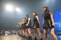 「MAPLEZ 4th ANNIVERSARY LIVE -アルゴリズムと分岐点-」の様子。（写真提供：MAPLE INC.）