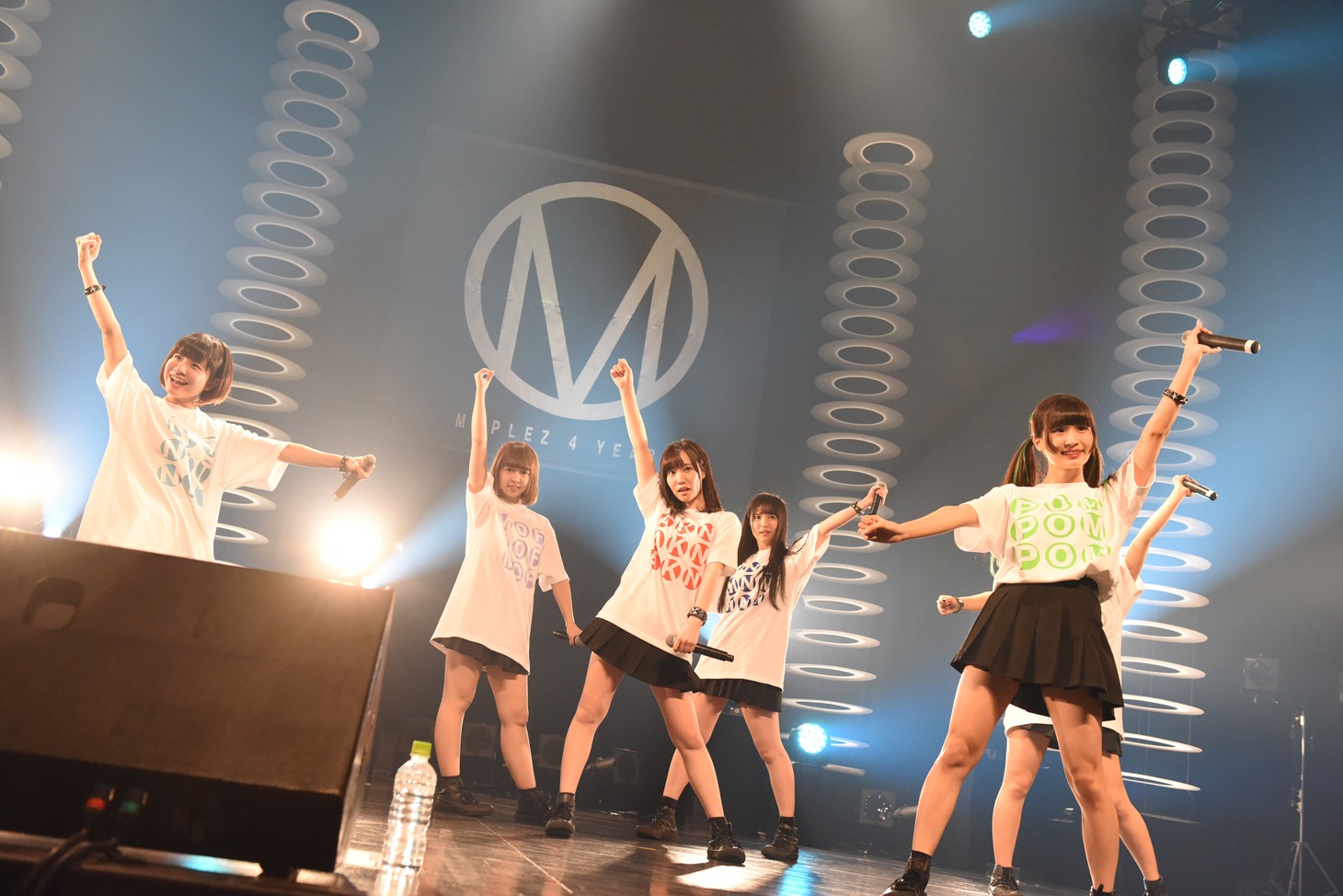 「MAPLEZ 4th ANNIVERSARY LIVE -アルゴリズムと分岐点-」の様子。（写真提供：MAPLE INC.）