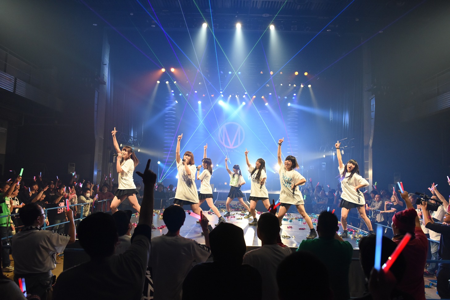 「MAPLEZ 4th ANNIVERSARY LIVE -アルゴリズムと分岐点-」の様子。（写真提供：MAPLE INC.）