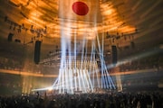 T.M.Revolution「T.M.R. LIVE REVOLUTION'16-'17 -Route 20-」東京・日本武道館公演の様子。(写真提供:EPICレコードジャパン)