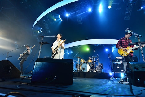 NICO Touches The Walls