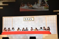 こたつでトークするエビ中とNegicco。