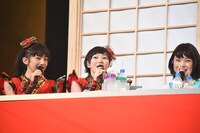 こたつでトークするエビ中とNegicco。