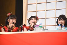 こたつでトークするエビ中とNegicco。