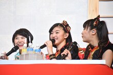 こたつでトークするエビ中とNegicco。