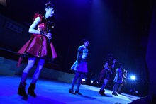 「フユコイ」を歌うエビ中×Negiccoコラボユニット。