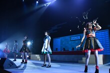 「フユコイ」を歌うエビ中×Negiccoコラボユニット。