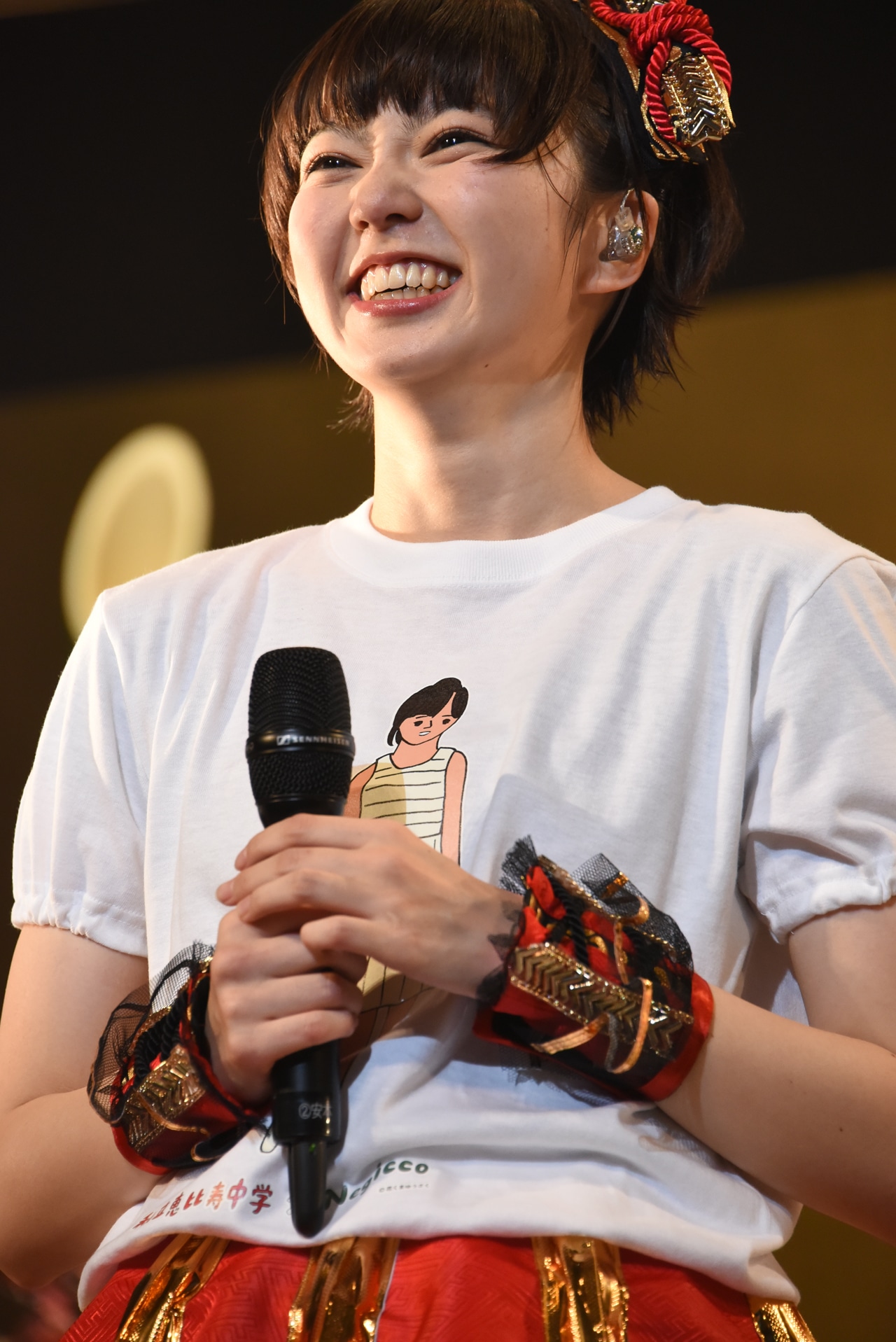 安本彩花